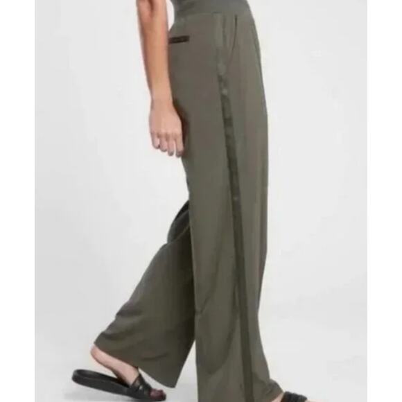 Athleta Plus Nolita Wide Leg Pants Mountain Olive Green Size 20 - Picture 2 of 11